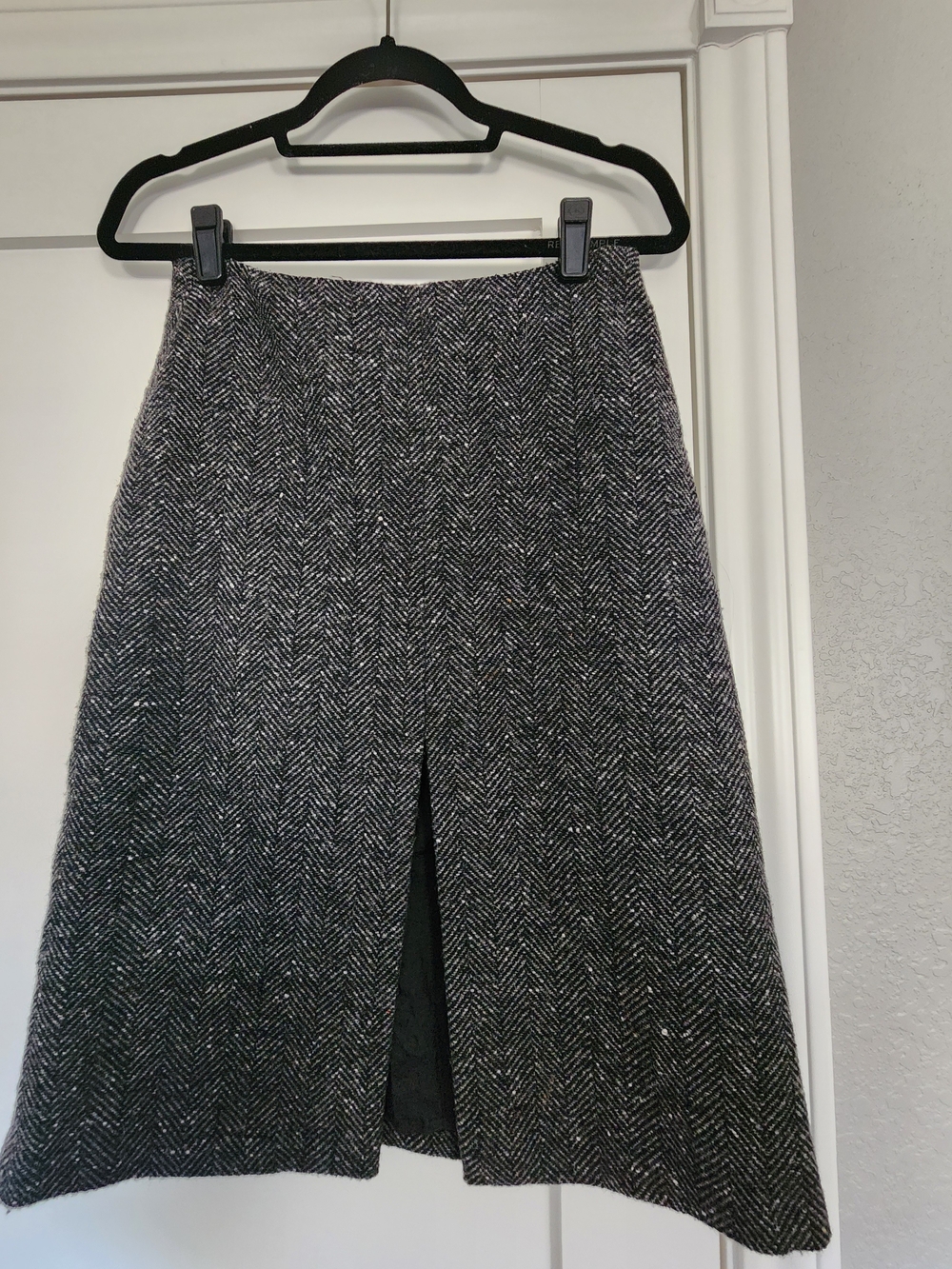 Made in Italy Wool Herringbone Tweed Skirt IT 42 Black Gray A-Line 24.5"